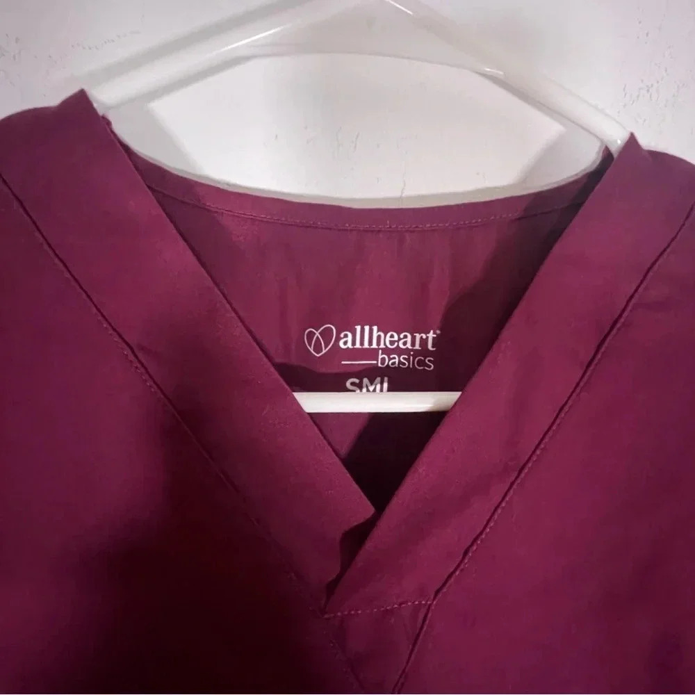 All Heart Unisex V-Neck Scrub Top size Small - Picture 3 of 6